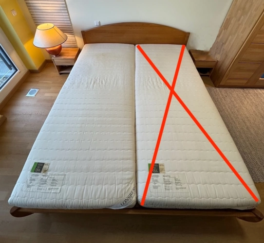 Vue du lit avec matelas